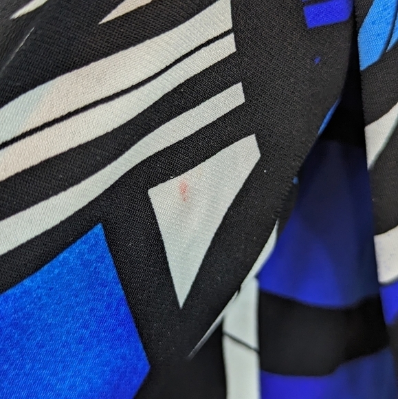 Bali Liquid Knit Abstract Blouse Sz M - Picture 7 of 10